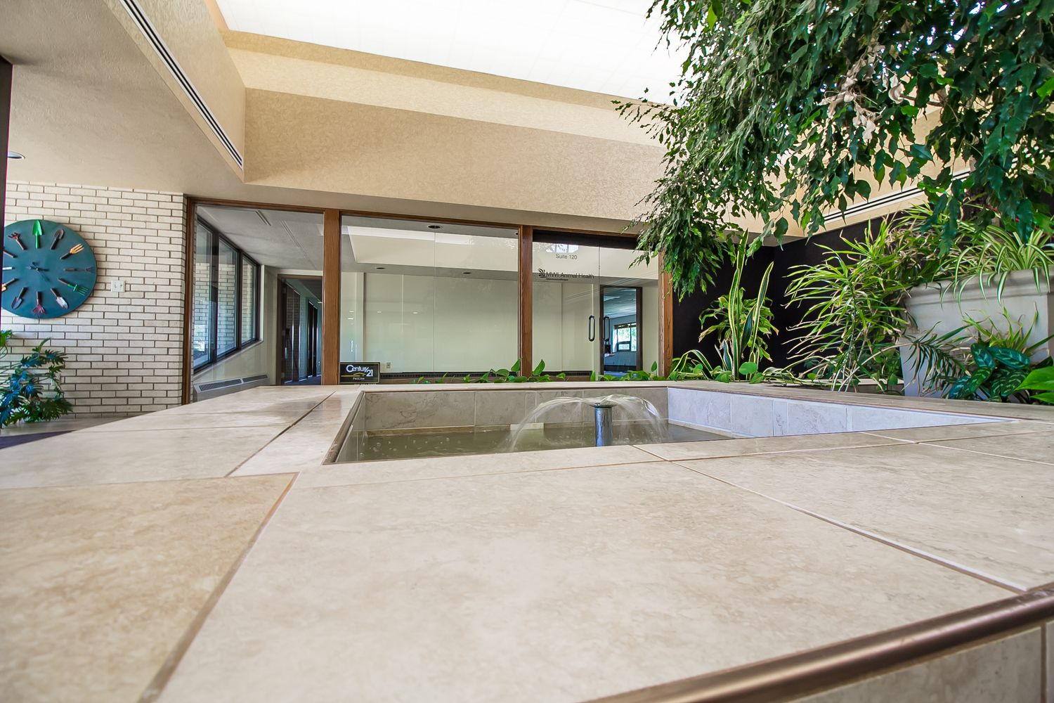 4240 Hickory Ln, Sioux City, IA 51106